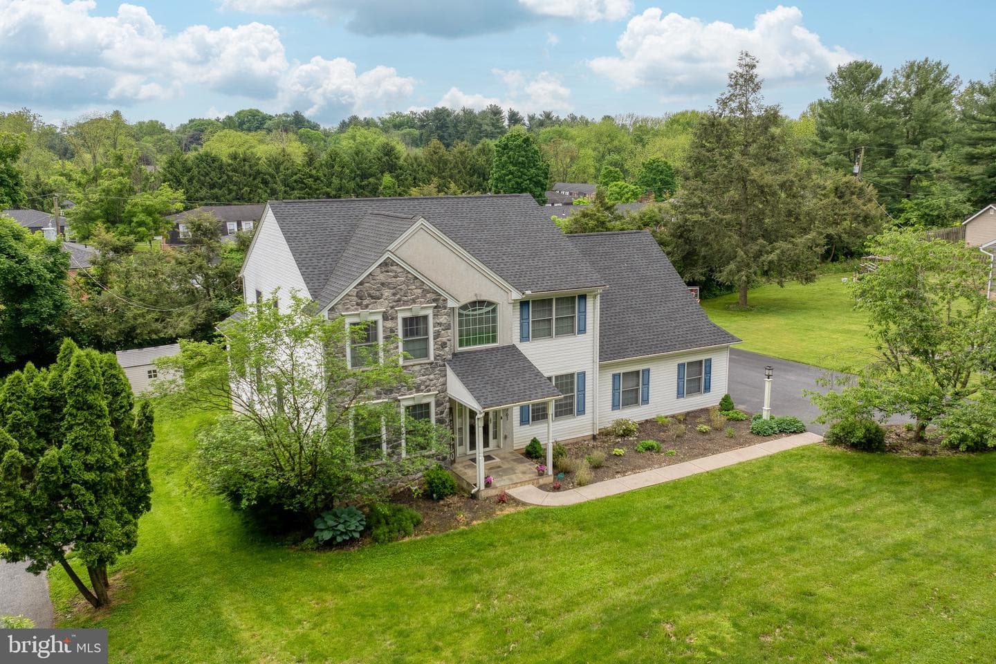 761 Barrholly Drive photo 45