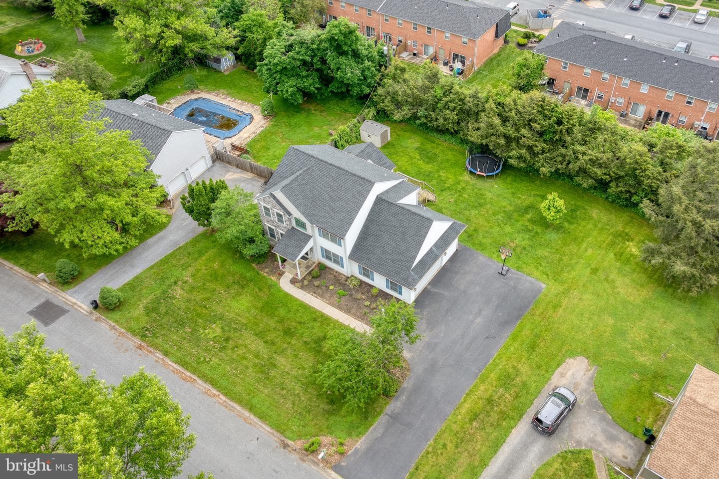 761 Barrholly Drive photo 47