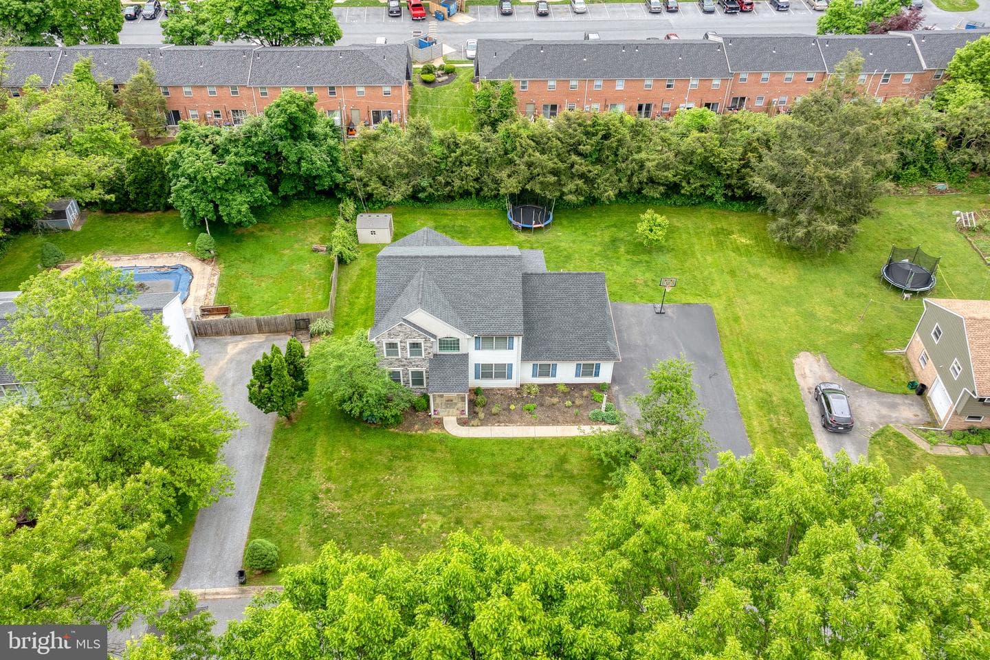 761 Barrholly Drive photo 48