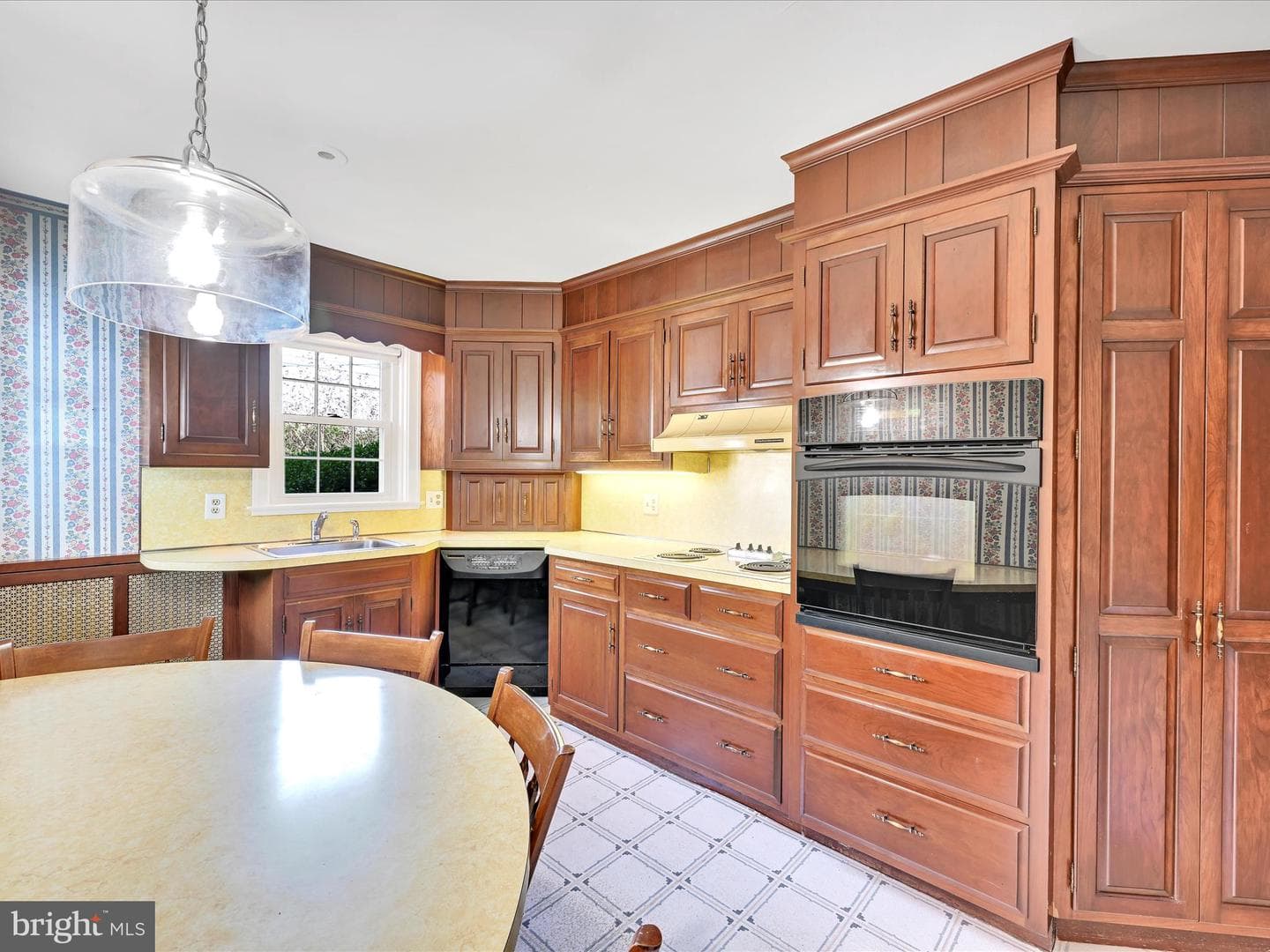 1705 Windsor Avenue photo 10