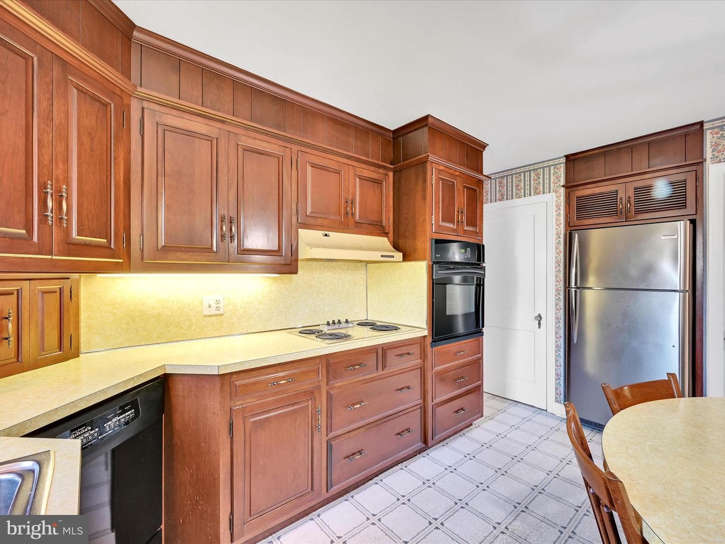 1705 Windsor Avenue photo 11
