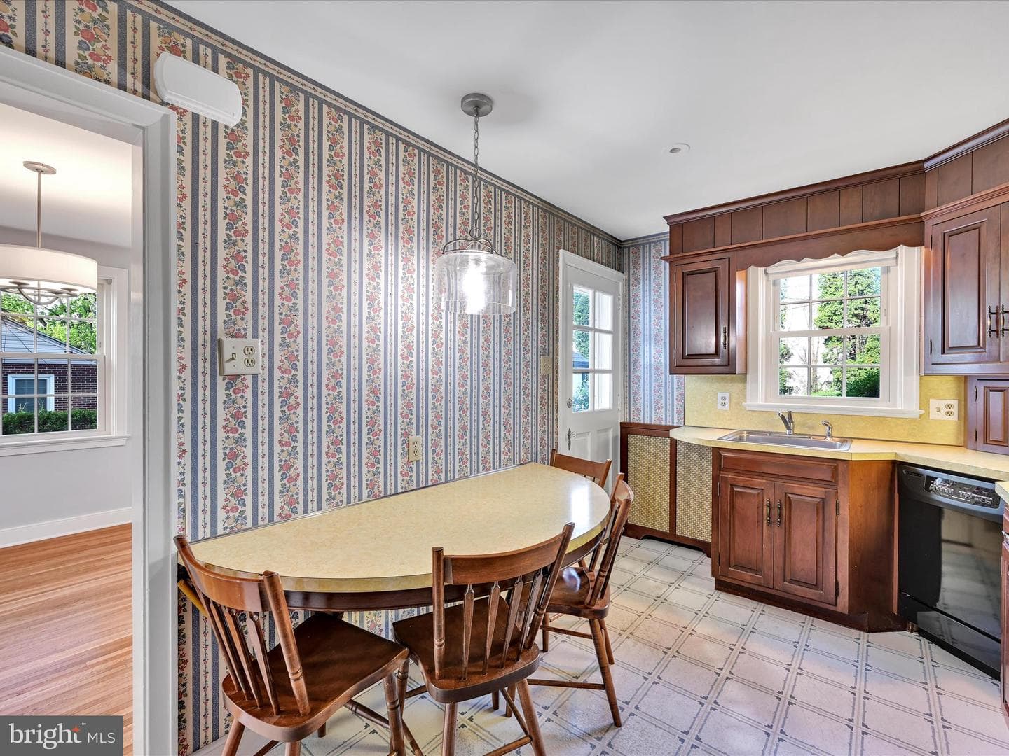 1705 Windsor Avenue photo 12