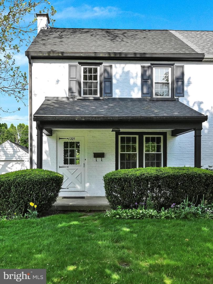 1705 Windsor Avenue photo 2