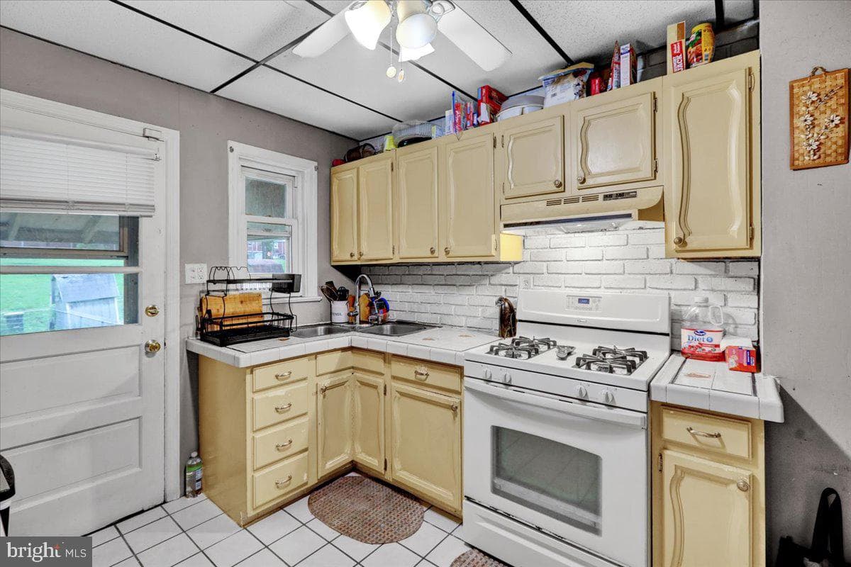1232 Fremont Street photo 4