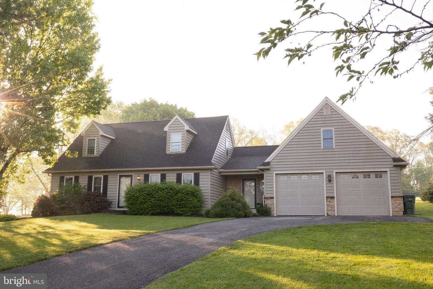 105 Scott Road photo 1