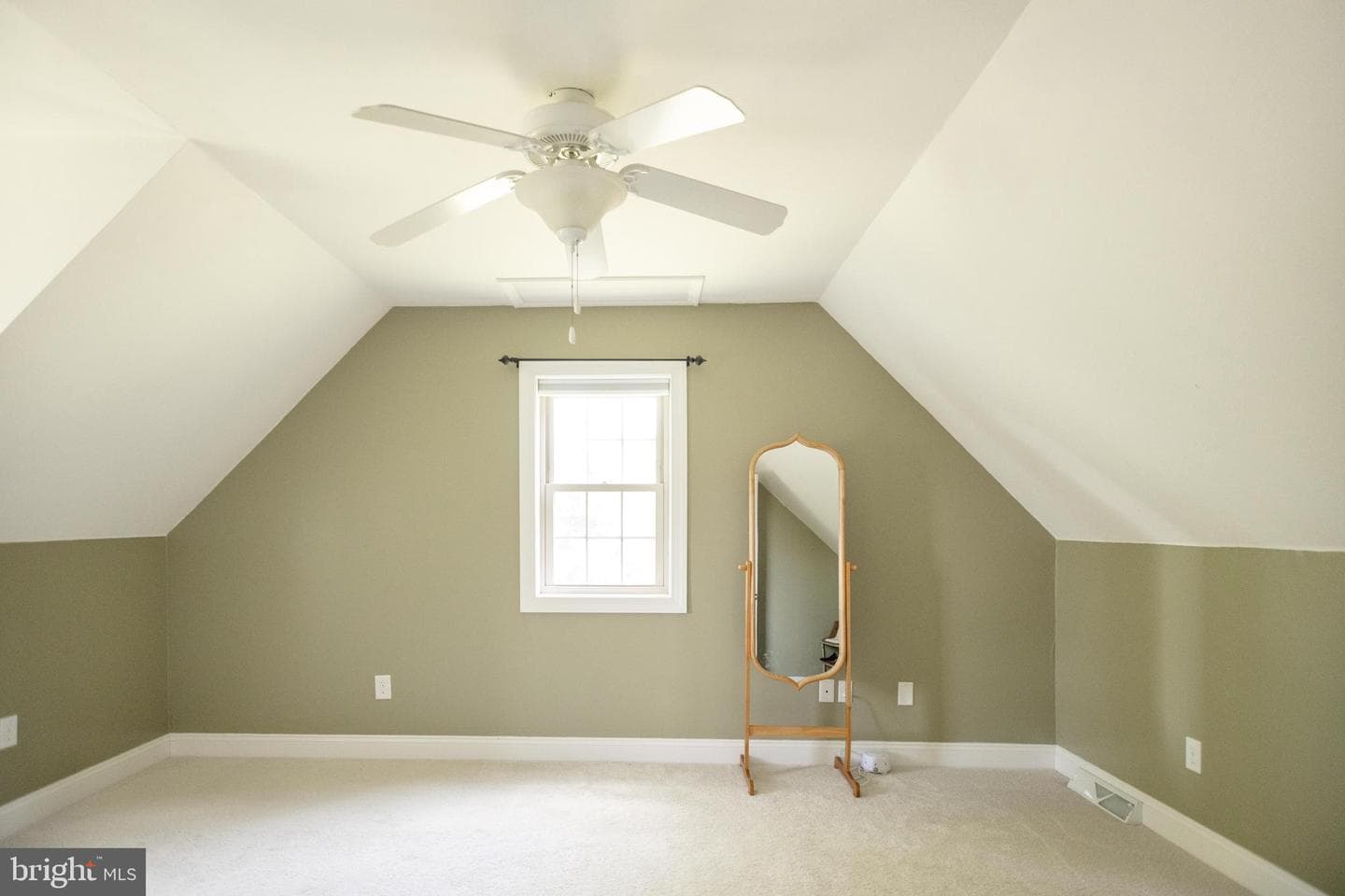 105 Scott Road photo 30