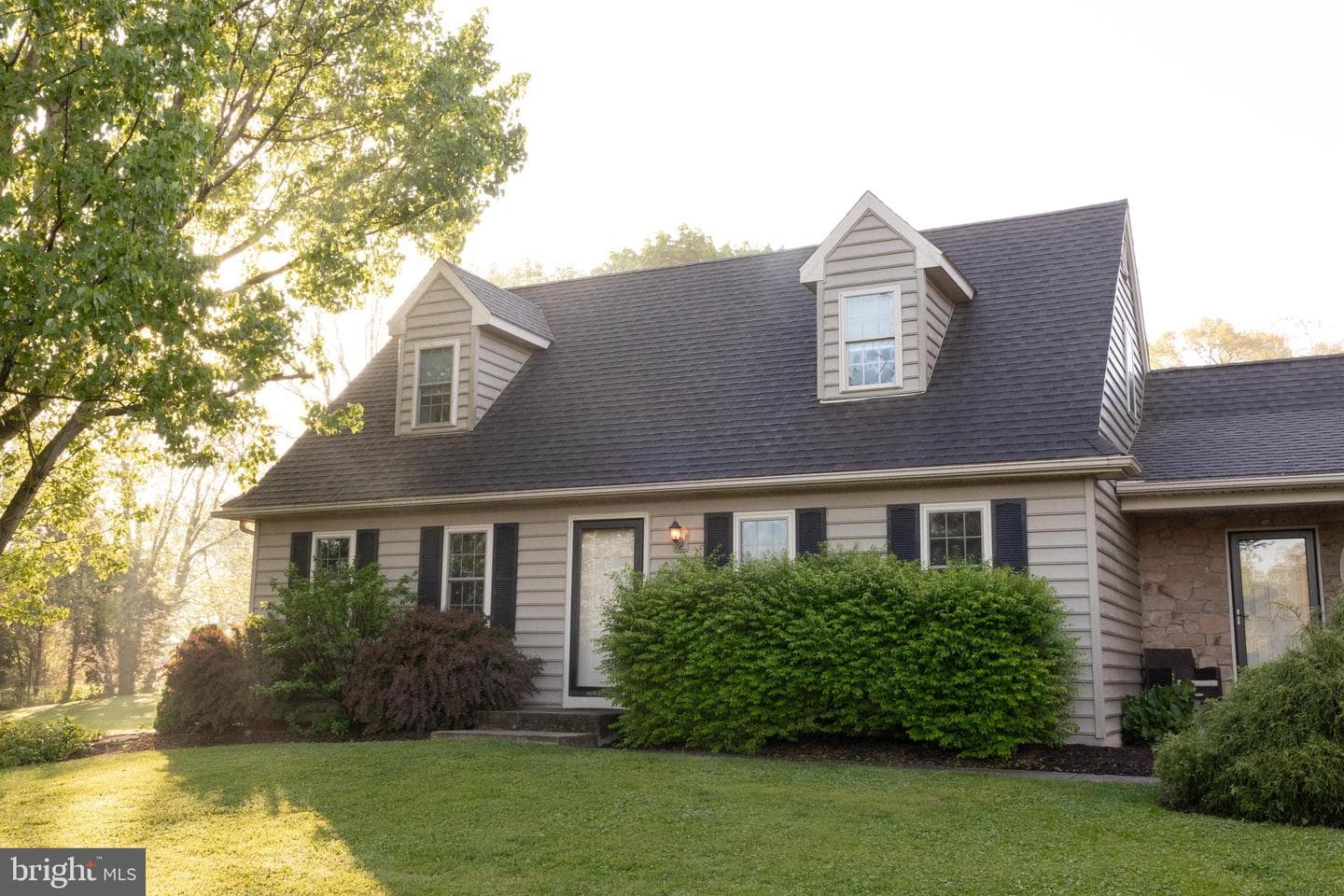 105 Scott Road photo 4