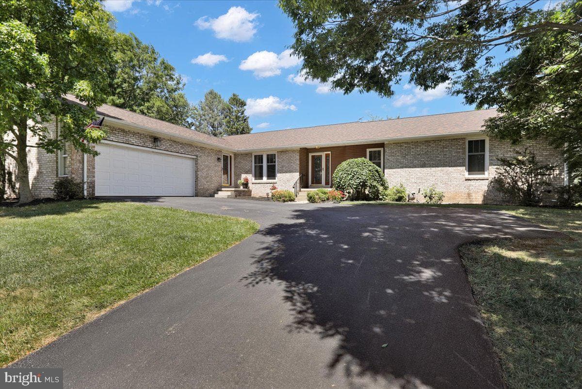 11 James Drive photo 1