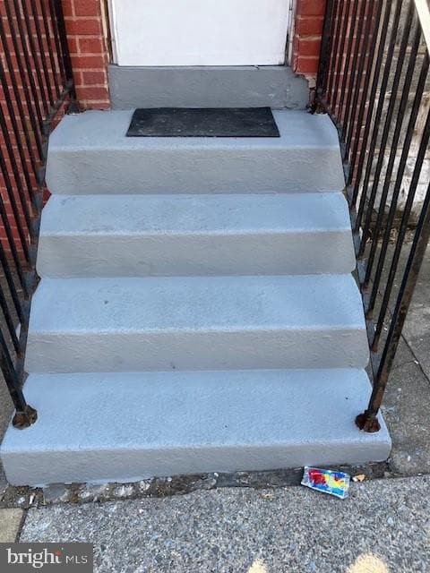 134 Laurel Street photo 2
