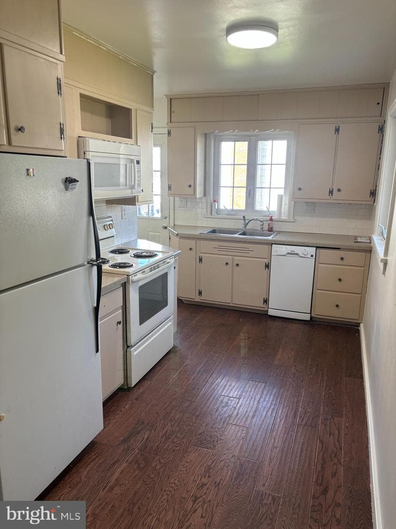 202 Locust Street photo 4