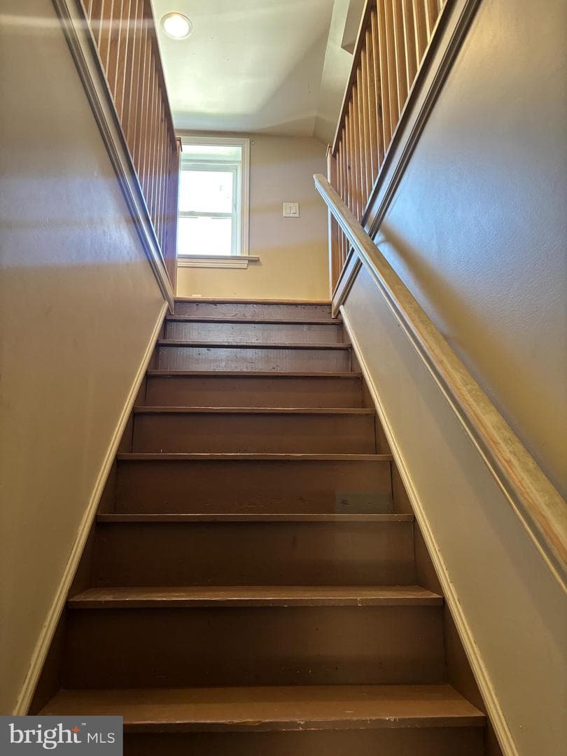 202 Locust Street photo 7
