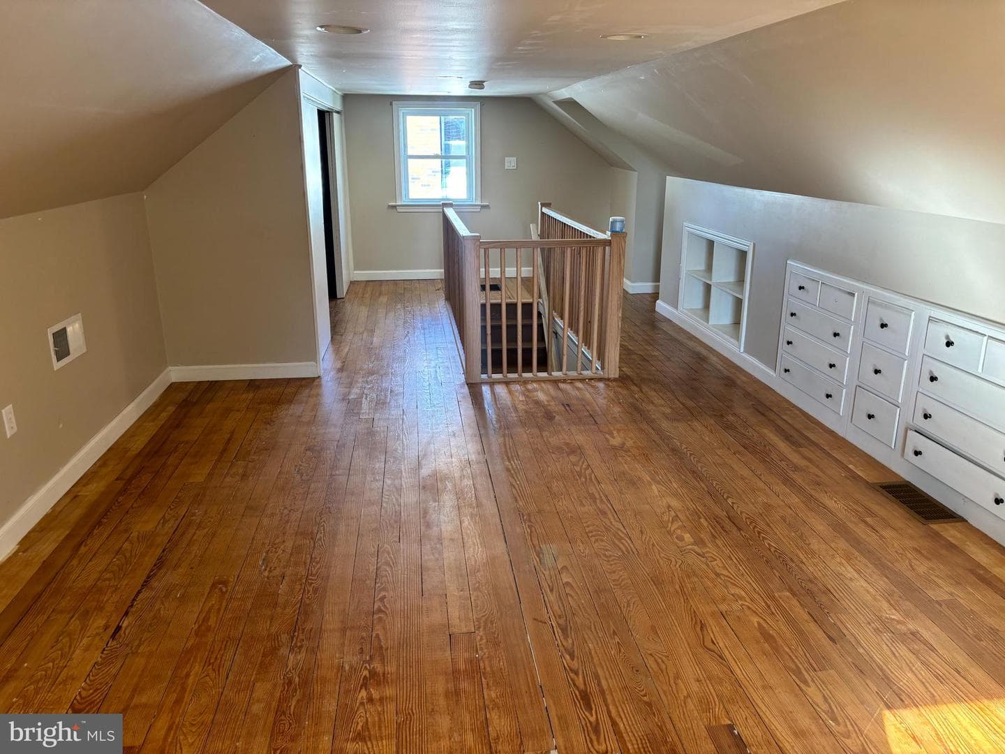 202 Locust Street photo 9