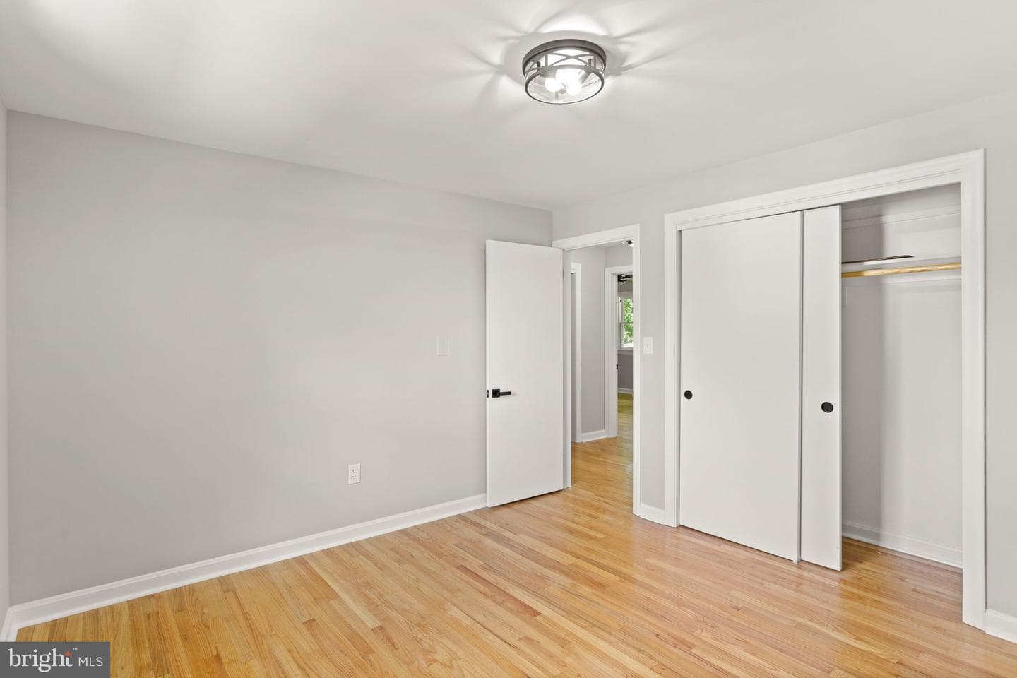 1833 Amity Drive photo 13