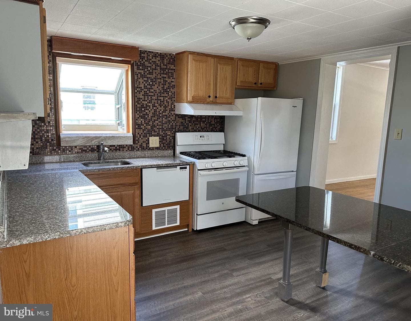 218 Magnolia Street photo 11