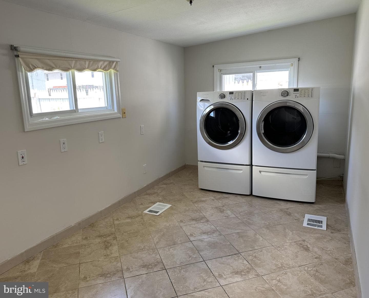 218 Magnolia Street photo 14