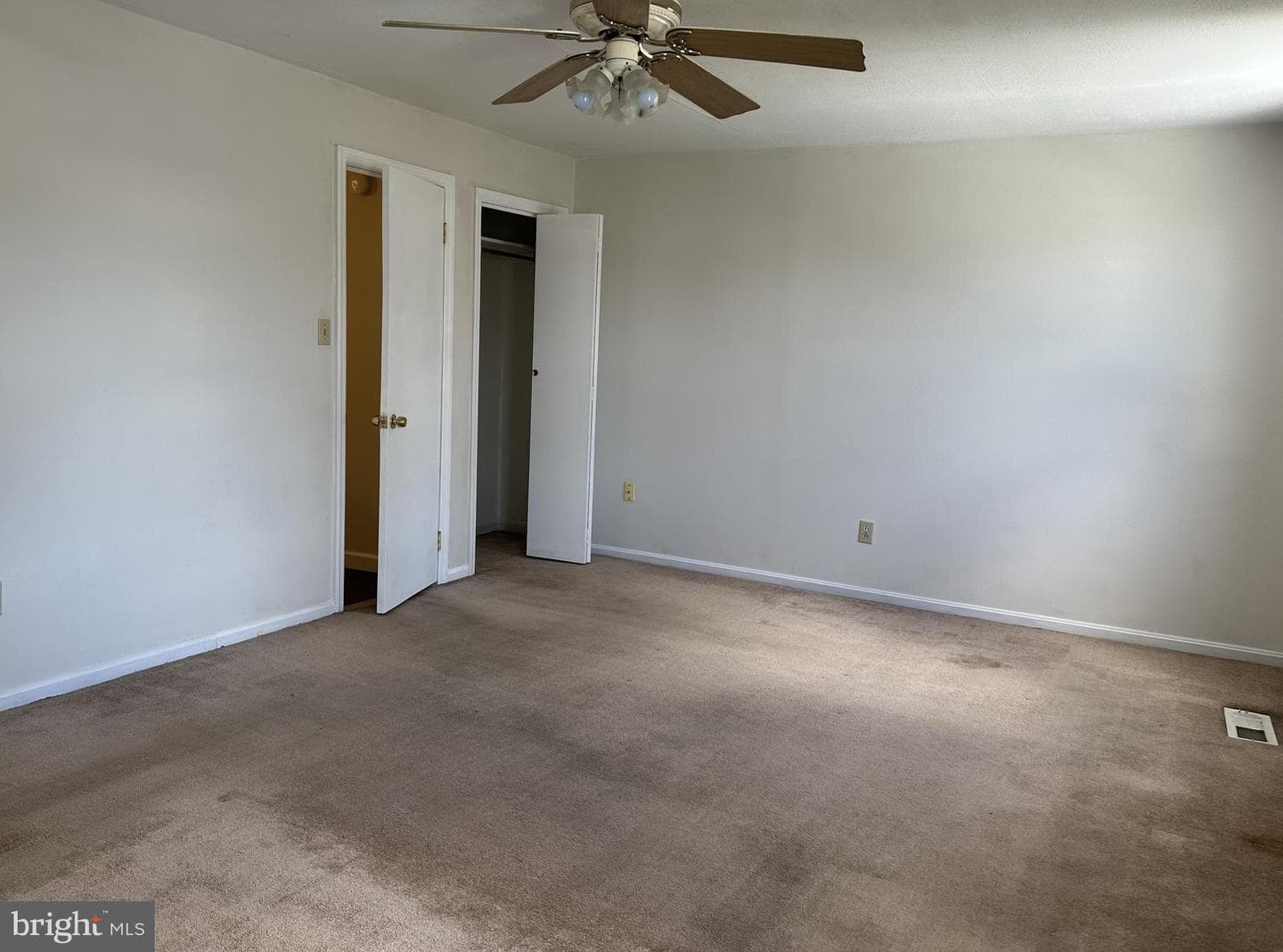 218 Magnolia Street photo 16