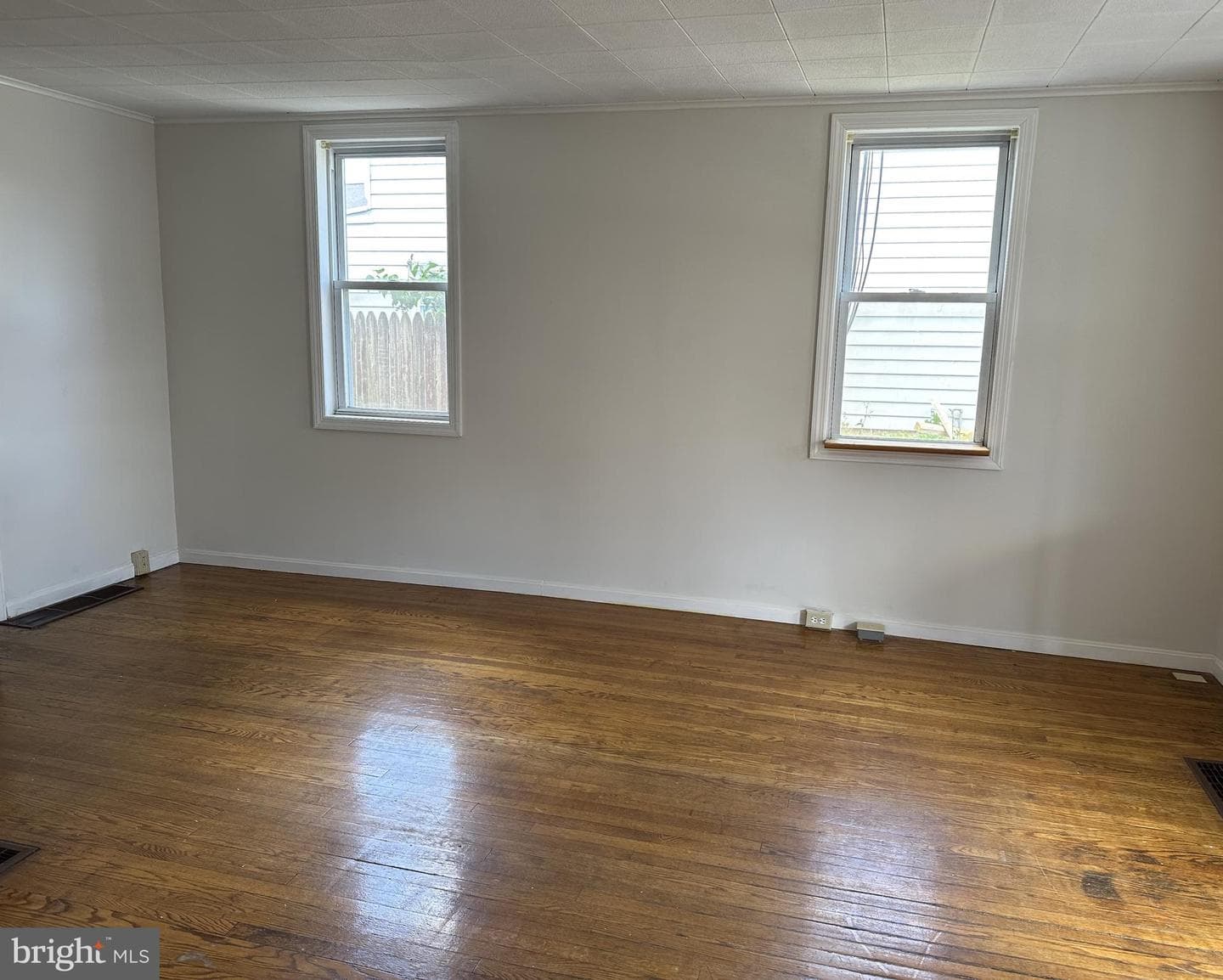 218 Magnolia Street photo 4