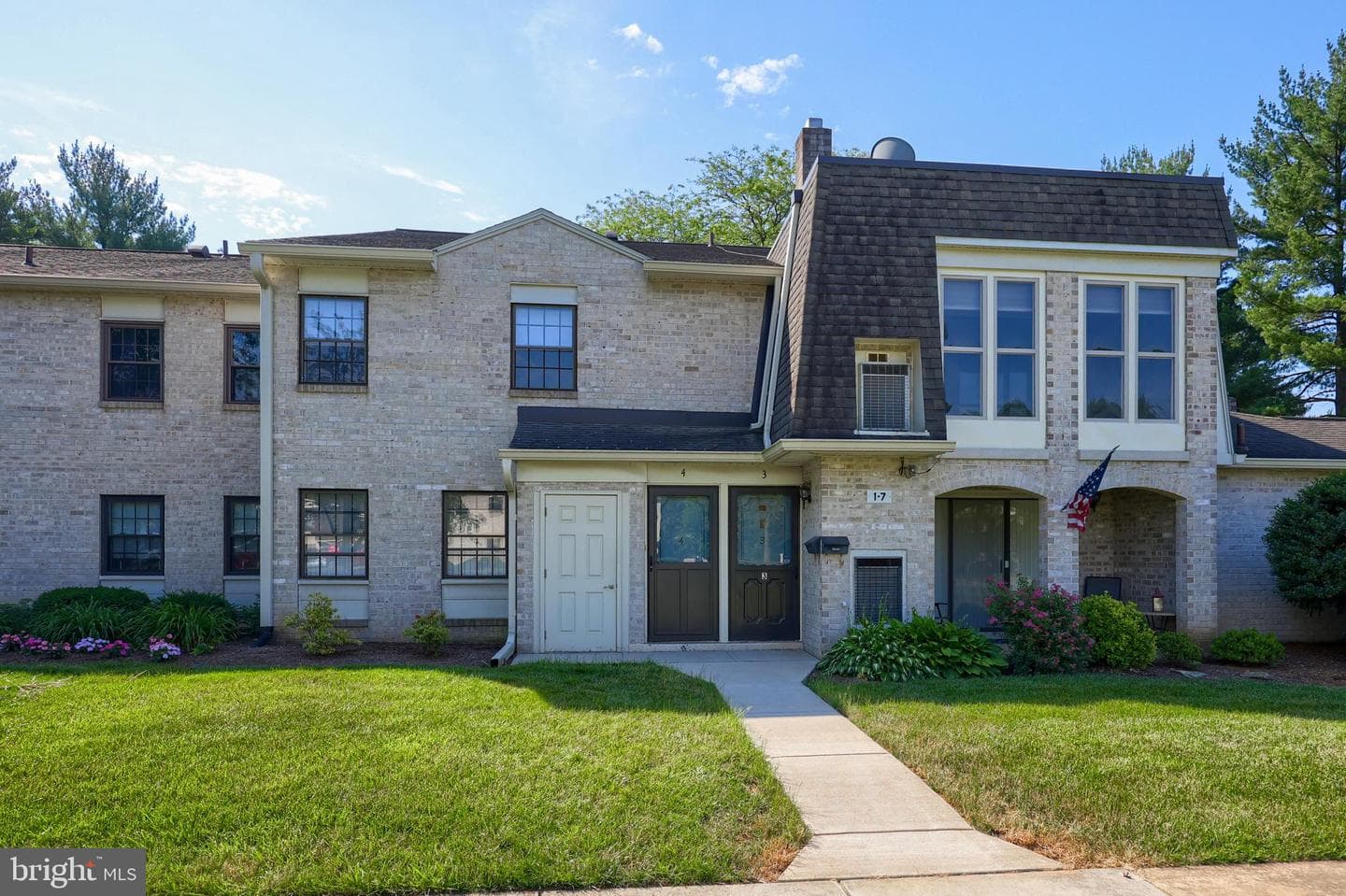 4 Valleybrook Drive