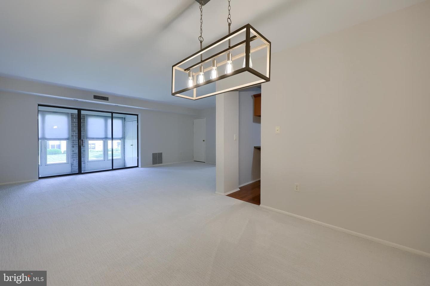 4 Valleybrook Drive photo 12