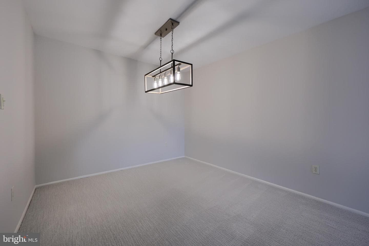 4 Valleybrook Drive photo 14