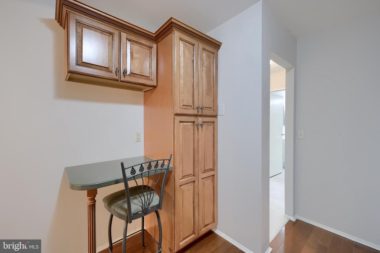 4 Valleybrook Drive photo 20