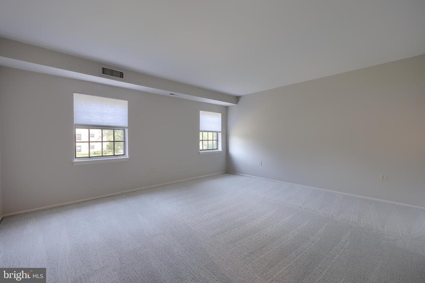 4 Valleybrook Drive photo 23