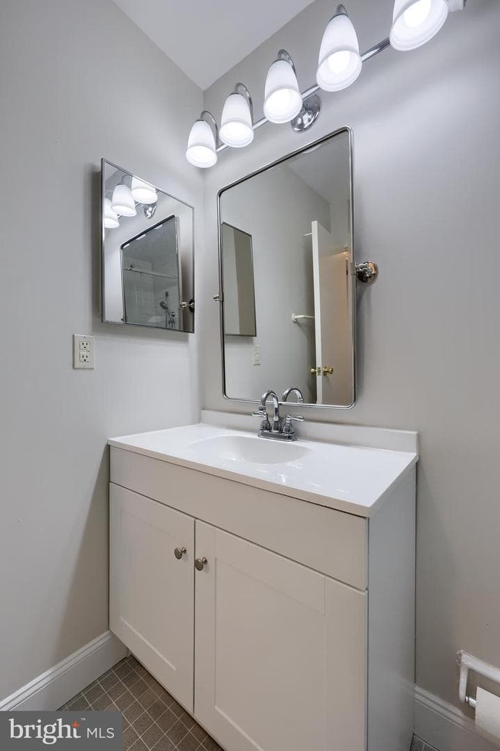 4 Valleybrook Drive photo 25