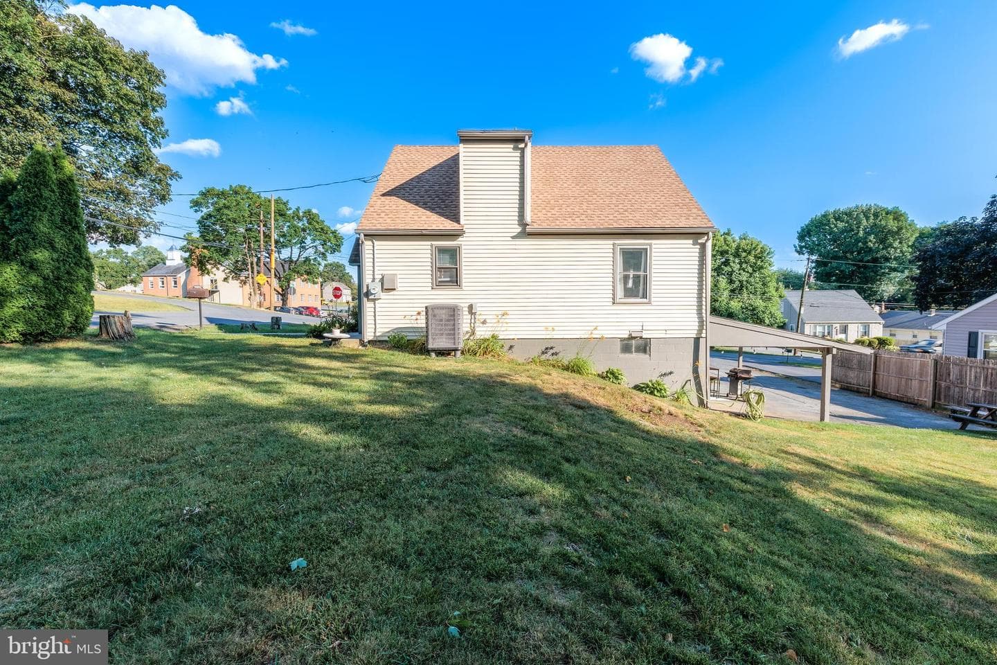 1715 Wiker Avenue photo 28