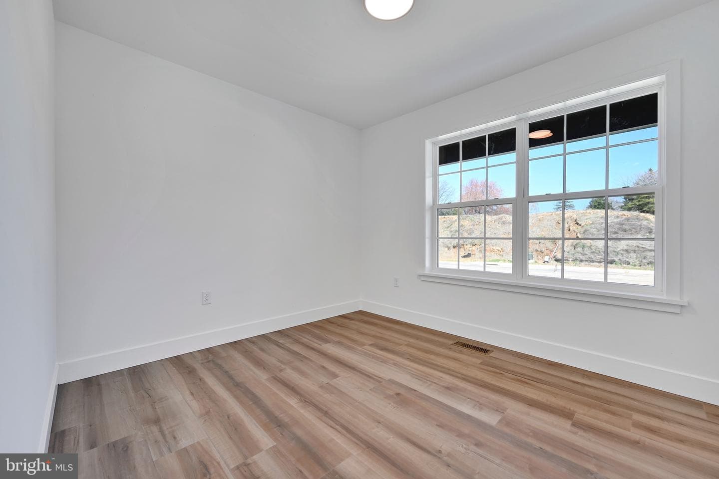 330 W Fritz Avenue photo 10