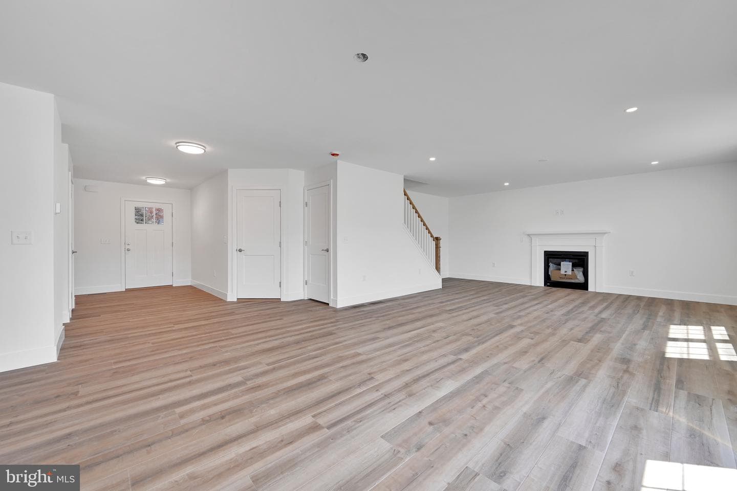 330 W Fritz Avenue photo 3
