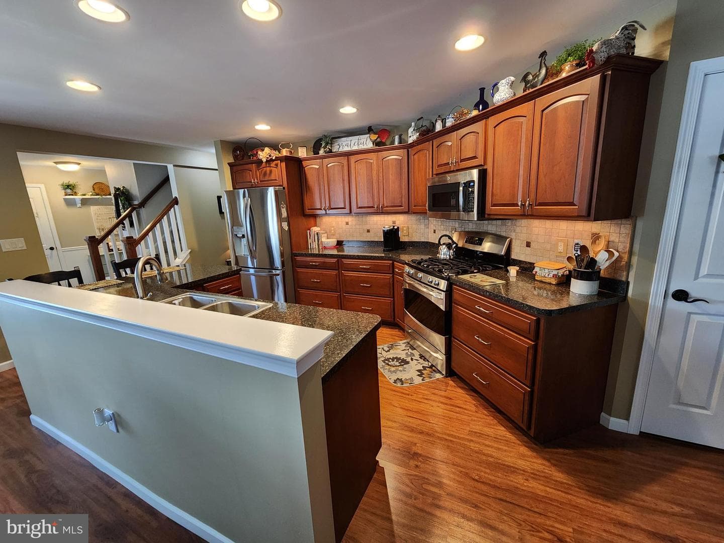 888 Cambridge Drive photo 14