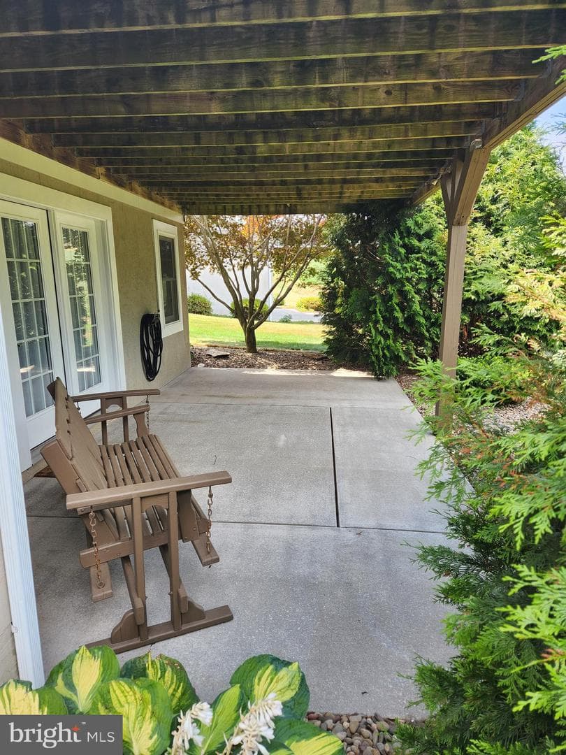 888 Cambridge Drive photo 7