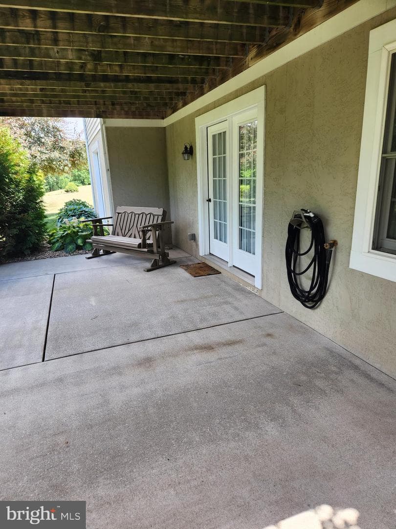 888 Cambridge Drive photo 8