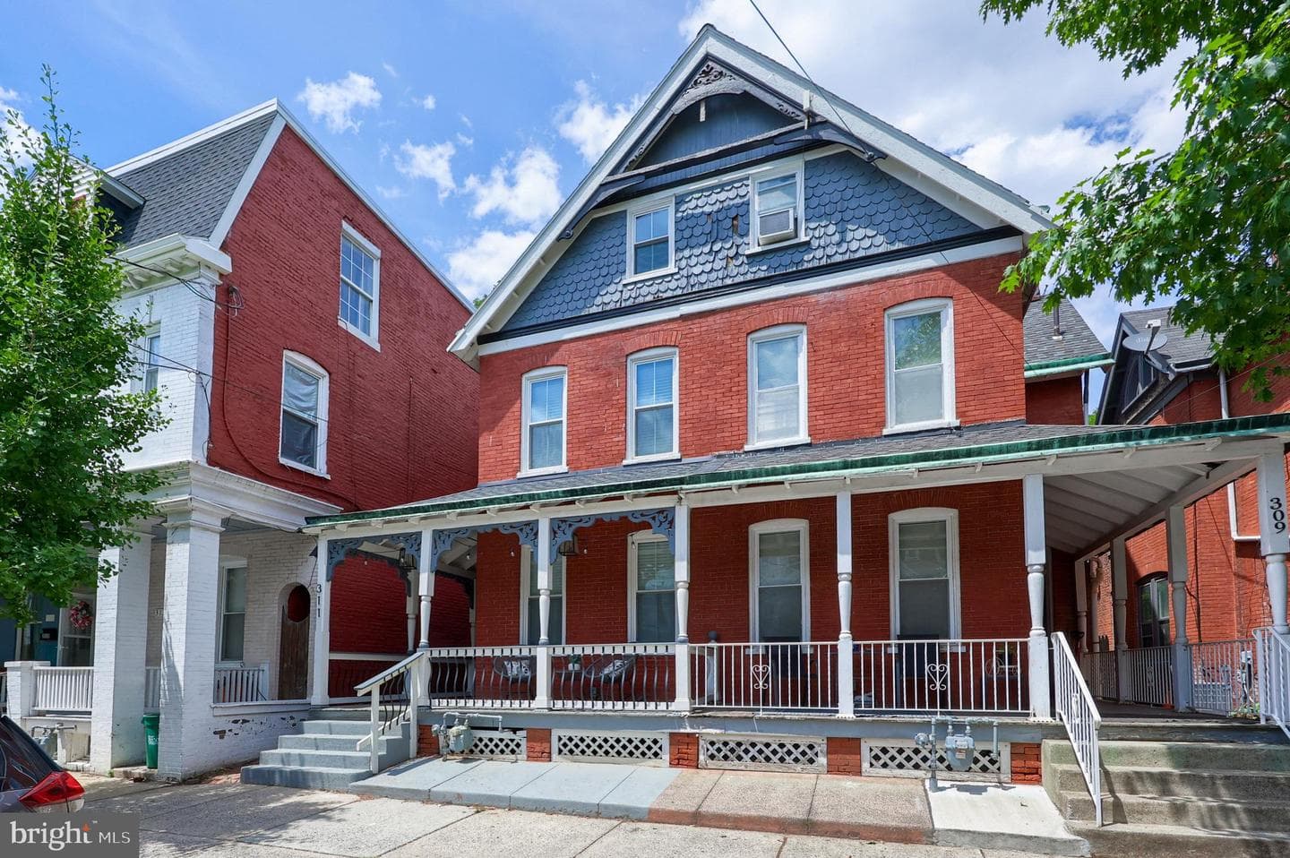 311 W Lemon Street