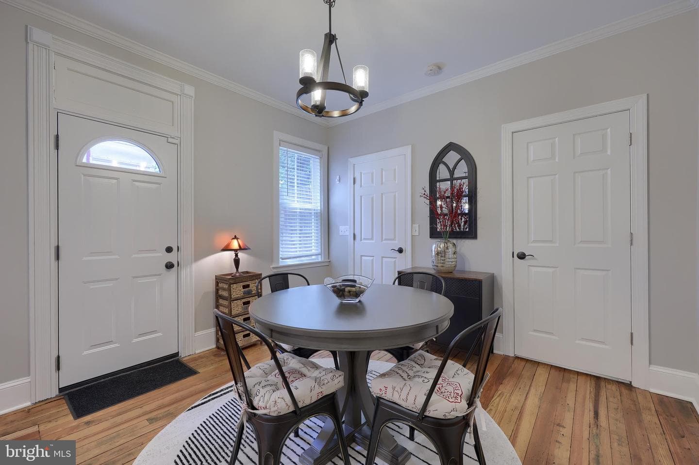 311 W Lemon Street photo 13