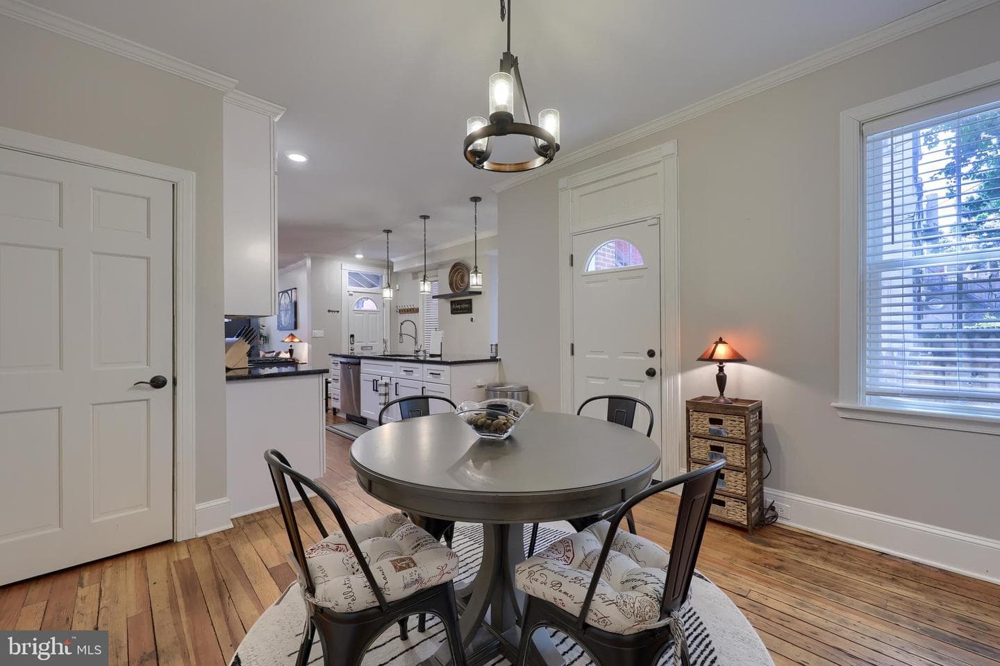 311 W Lemon Street photo 14