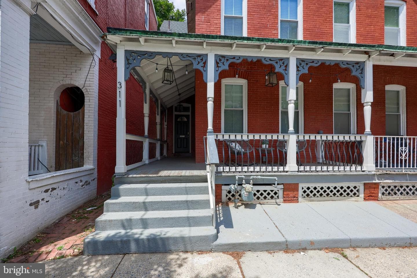 311 W Lemon Street photo 2