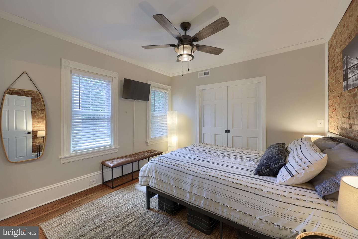 311 W Lemon Street photo 25