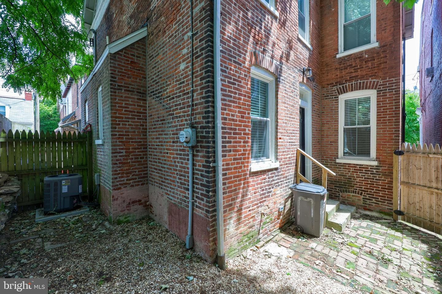 311 W Lemon Street photo 45