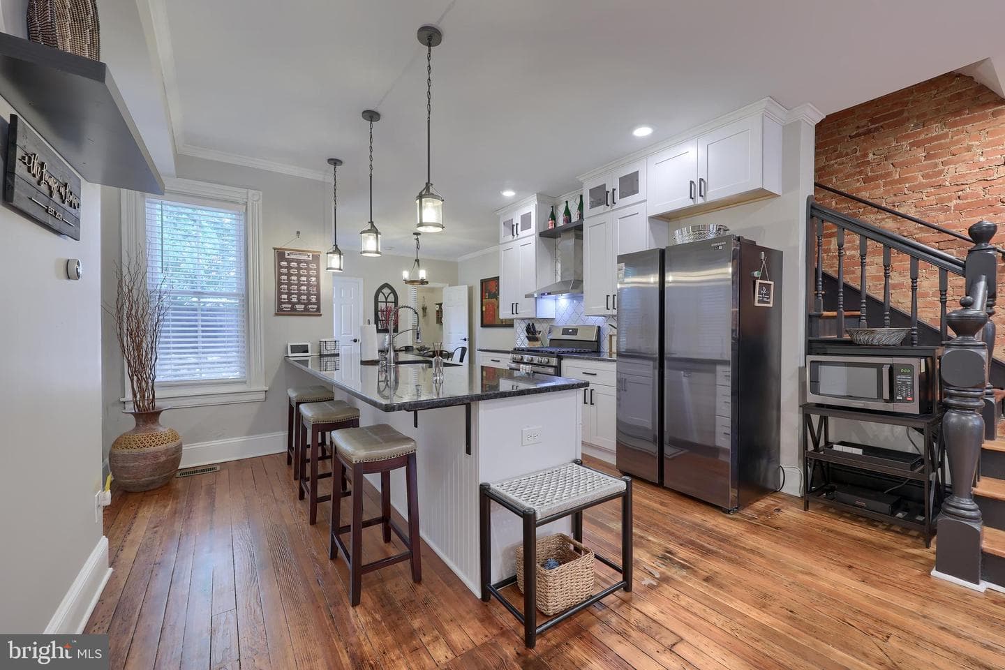 311 W Lemon Street photo 5
