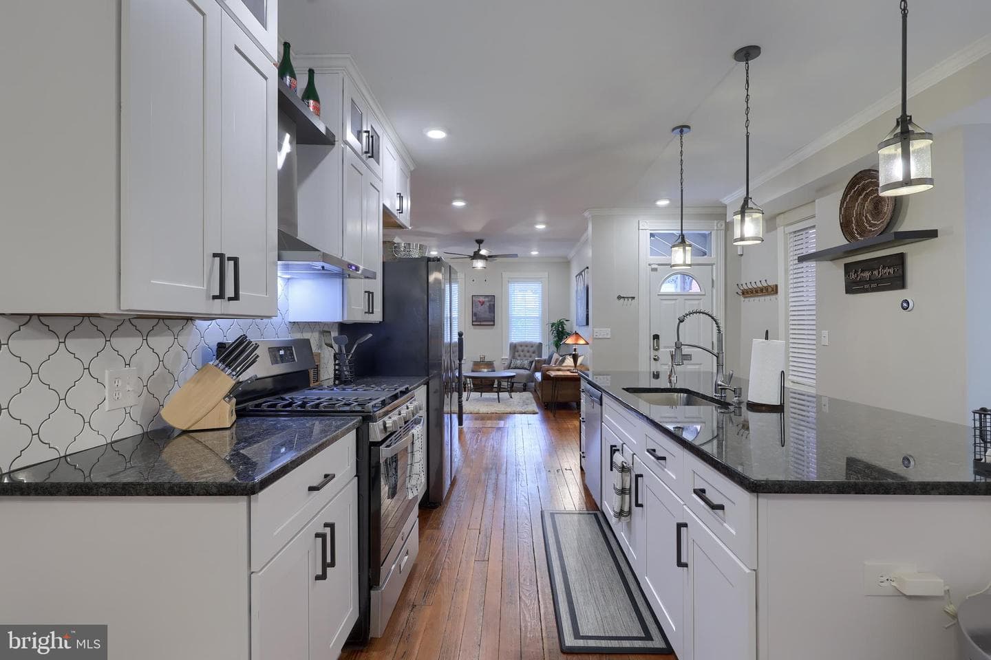 311 W Lemon Street photo 9