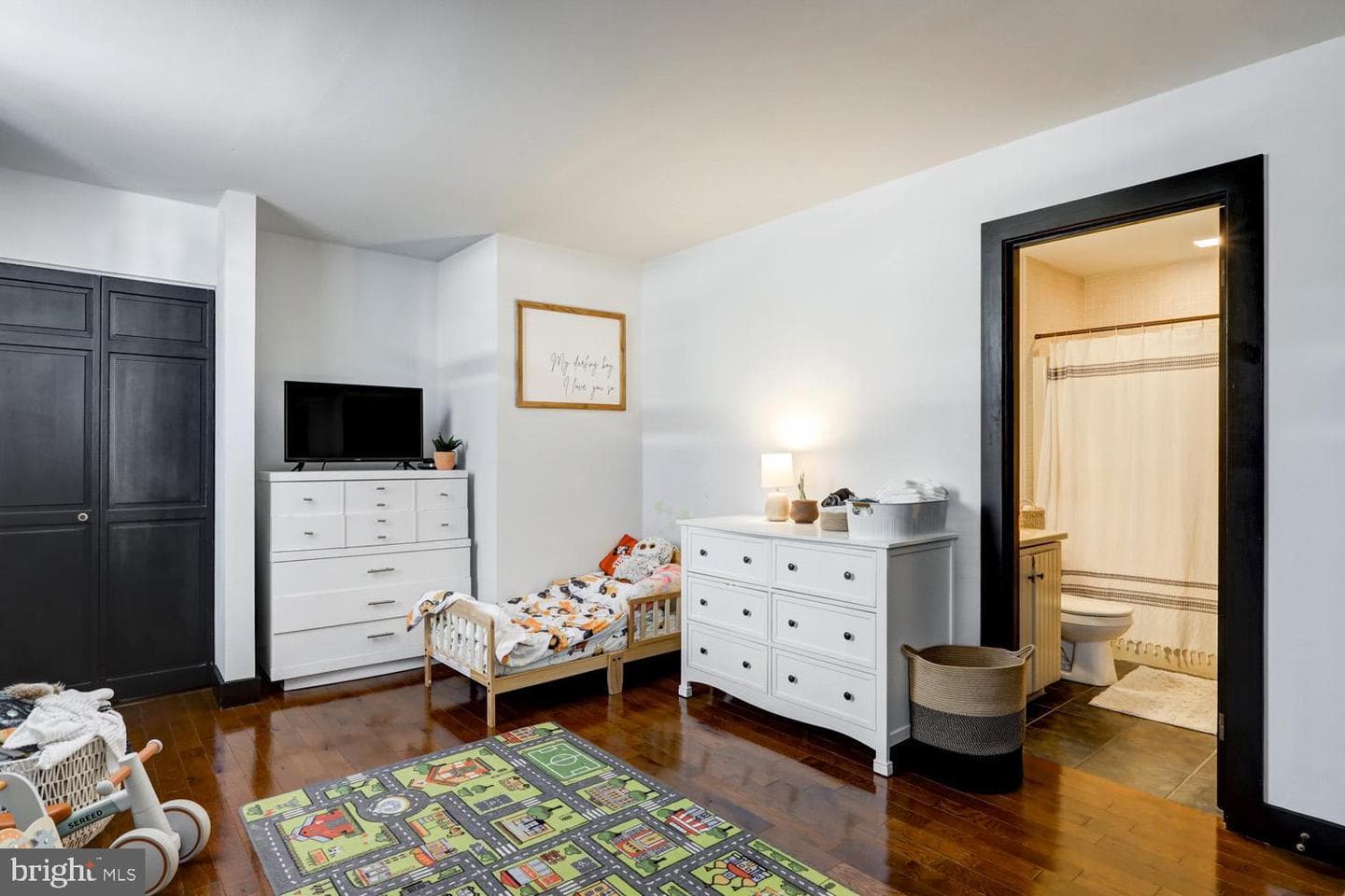 102 W Walnut Street photo 11