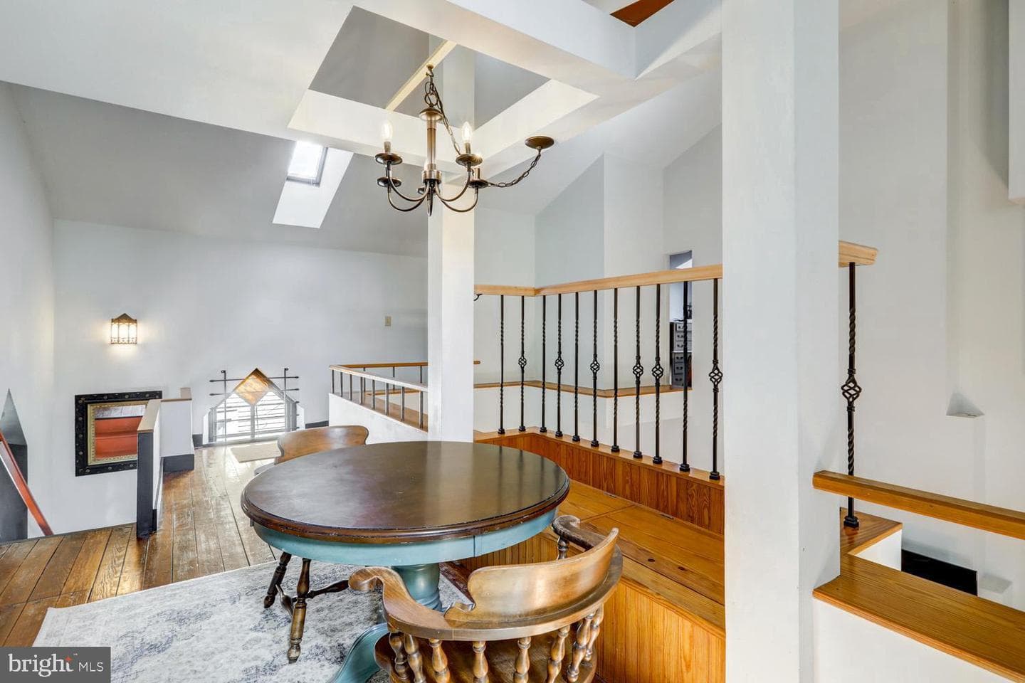 102 W Walnut Street photo 18