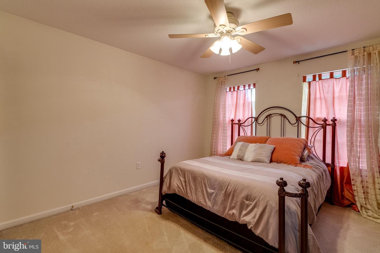 129 Julia Lane photo 46