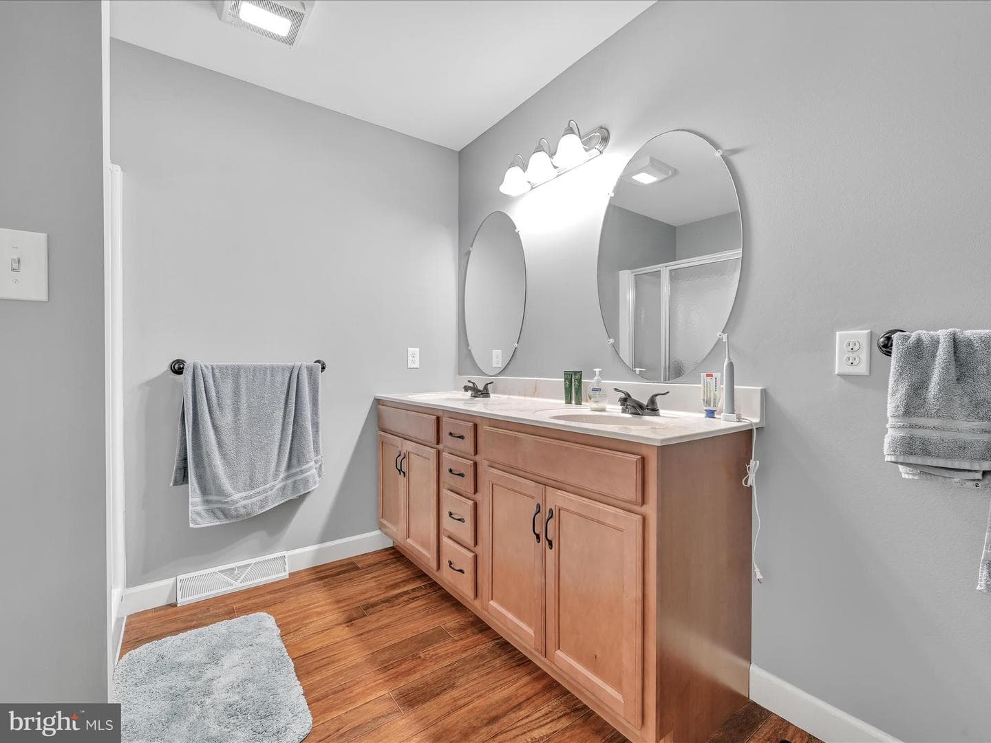 5203 Summerfield Drive photo 20