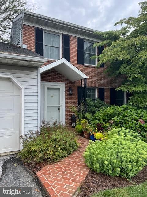 110 Tracy Court photo 2