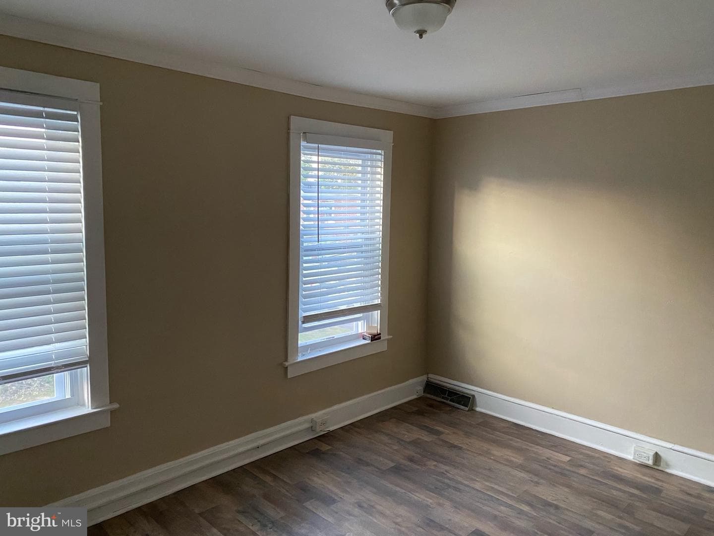 639 George Street photo 15