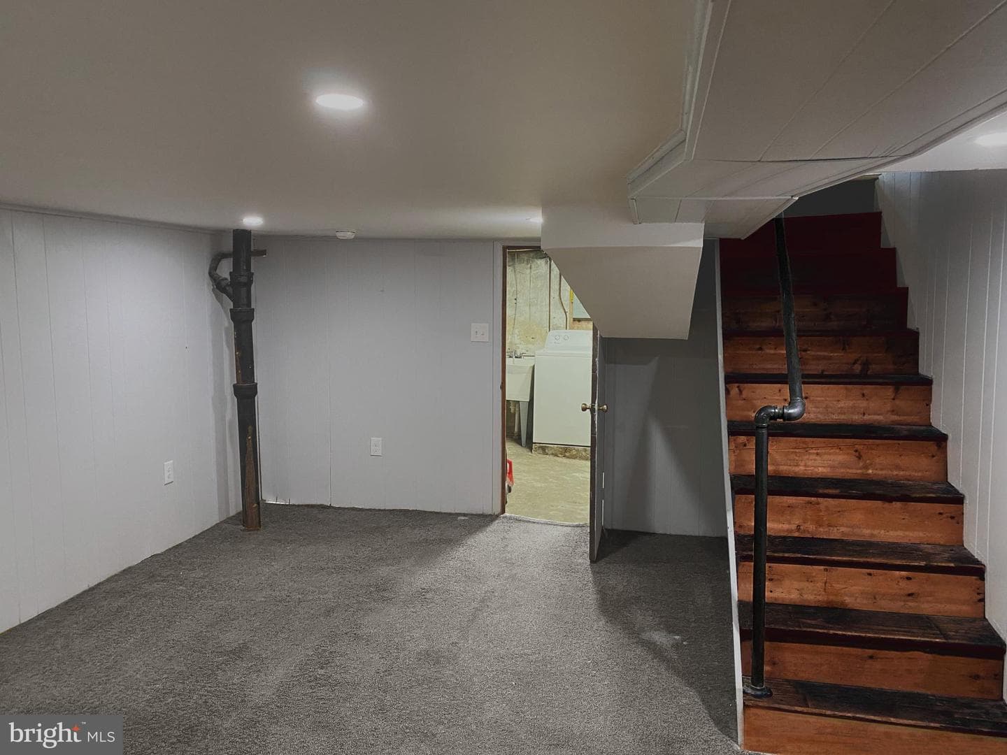 639 George Street photo 21