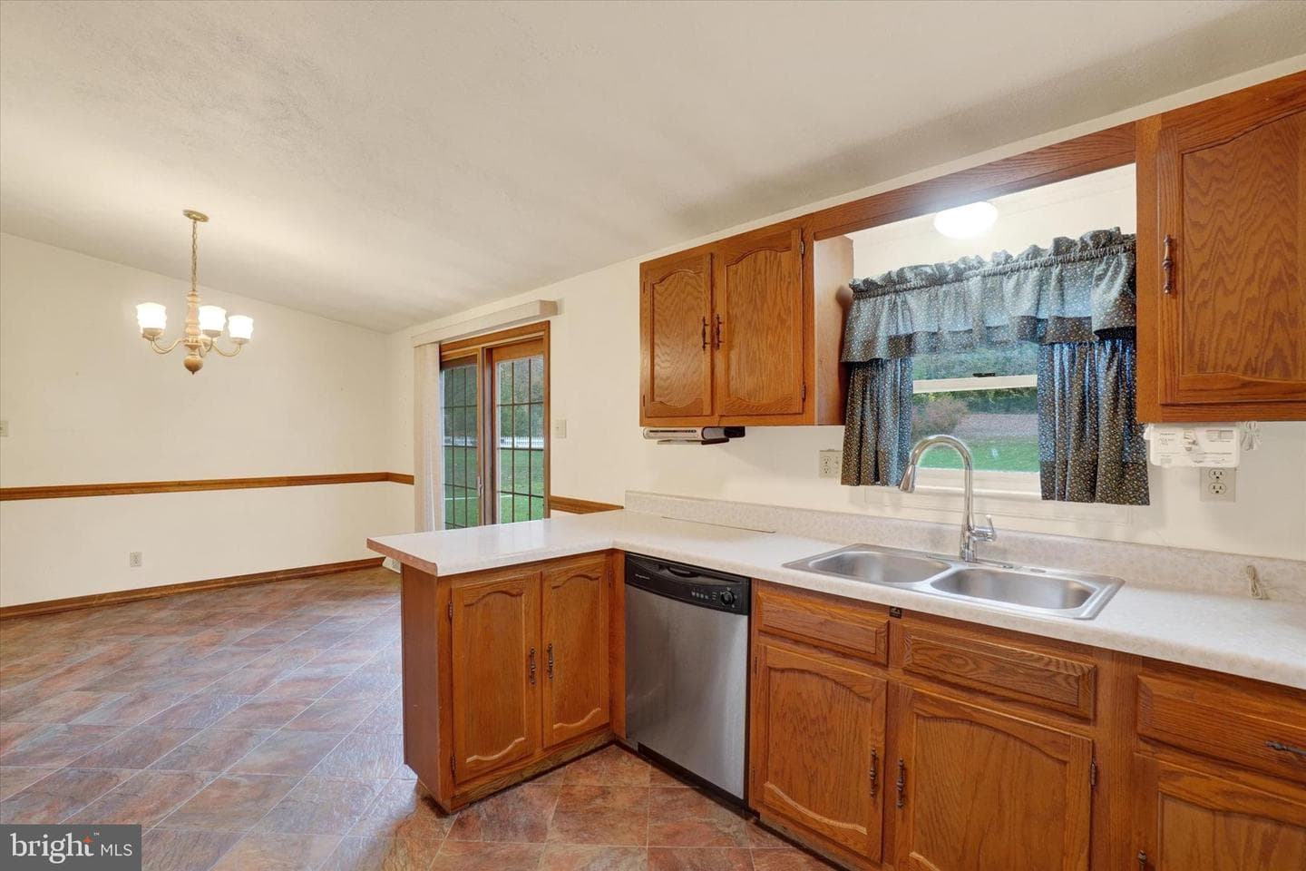 2367 Hancock Drive photo 11