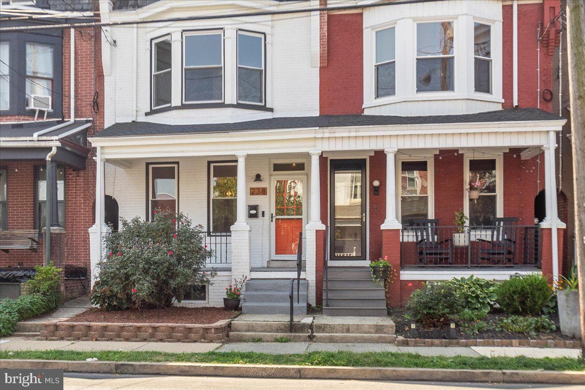 238 E Clay Street photo 2